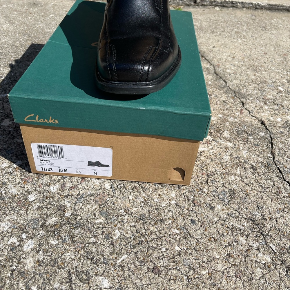 Clarks Men's Black Leather Loafers